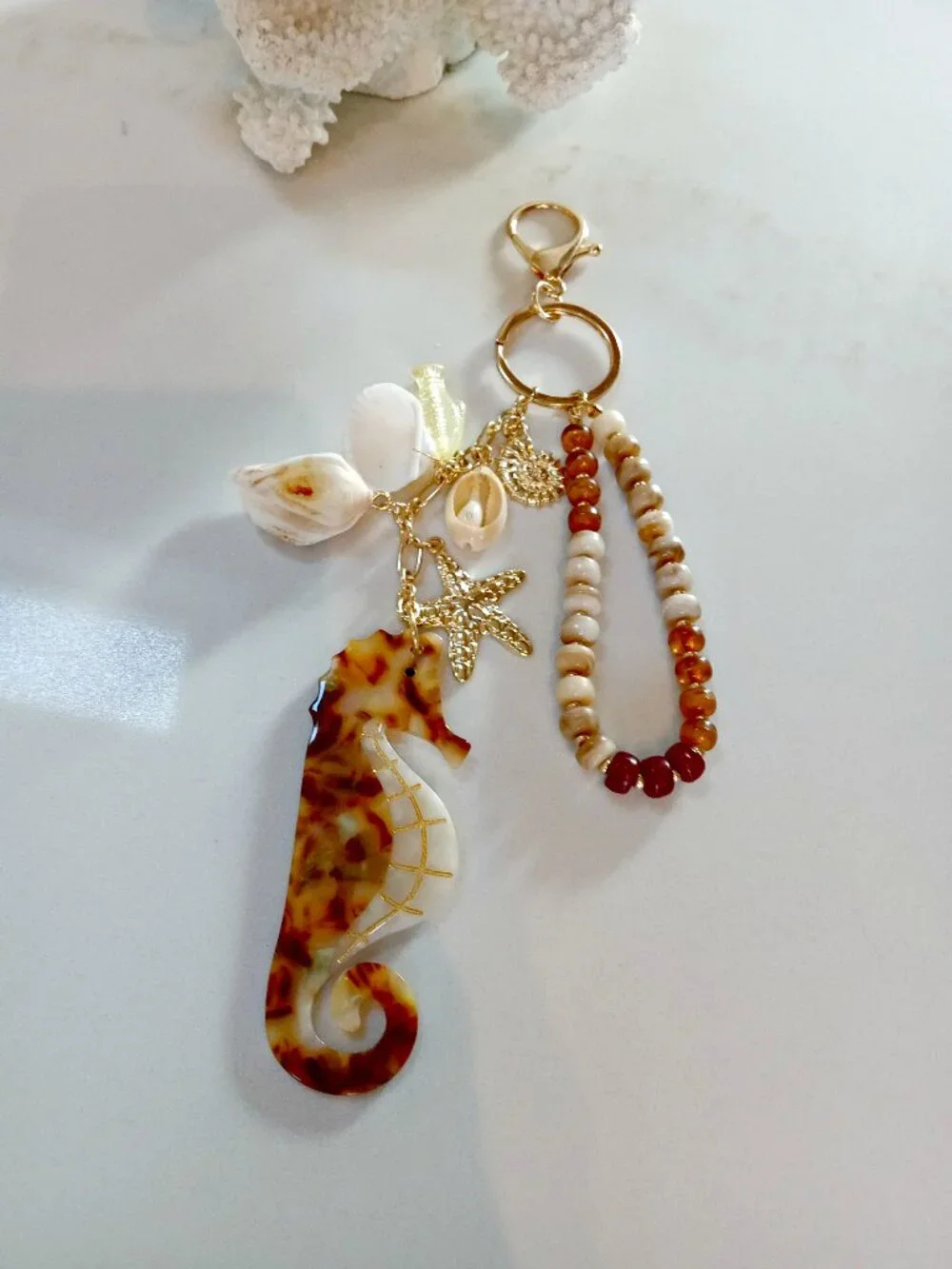 NEW! EXQUISITE TORTOISE SHELL SEAHORSE & SHELLS BAG CHARM